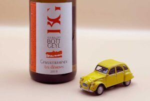 Vinflaske hvidvin Domaine Bott-Geyl Gewurztraminer "Les Elements", perfekt til mad og hygge