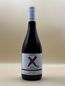 New Zealand Marlborough Kauwhata Pinot Noir Rødvin Sarah Jessica Parker Invivo X Blend Pinot Noir