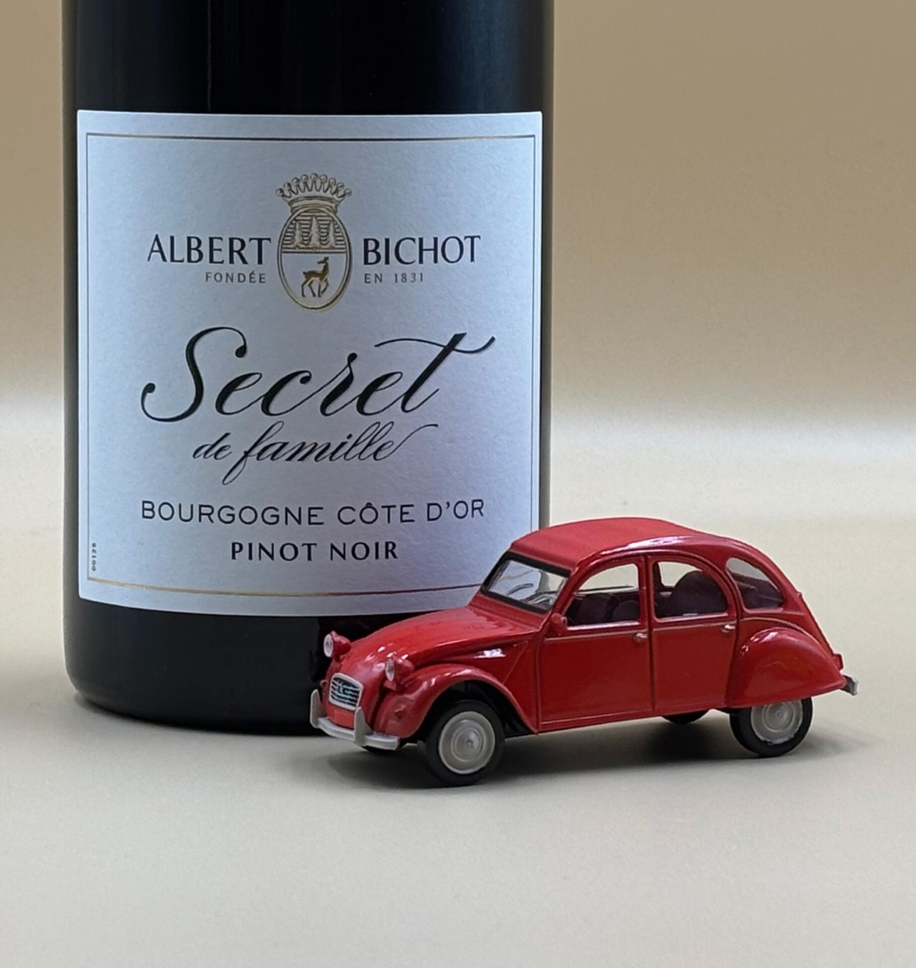 Frankrig Bourgogne Côte d'Or Pinot Noir Rødvin Albert Bichot Bourgogne Pinot Noir,Côte d'Or,Secret de Familie